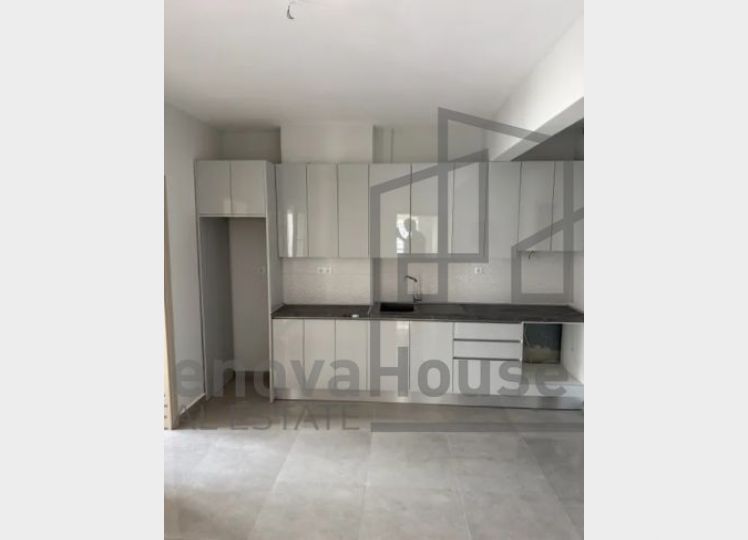 ΠΛΗΡΩΣ ΑΝΑΚΑΙΝΙΣΜΕΝΗ ΓΚΑΡΣΟΝΙΕΡΑ 